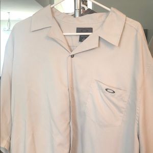 Men’s Oakley casual button up shirt